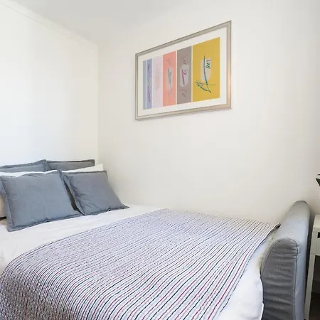 Parque Nacoes, Near Airport, Metro Station Apartment *