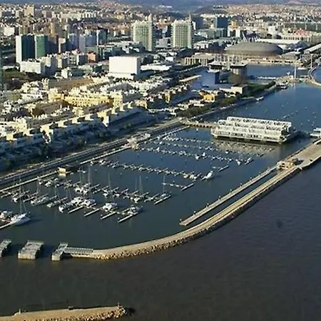 Parque Nacoes, Near Airport, Metro Station