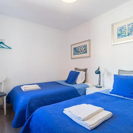 Parque Nacoes, Near Airport, Metro Station