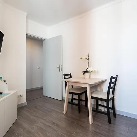 Parque Nacoes, Near Airport, Metro Station Apartman *