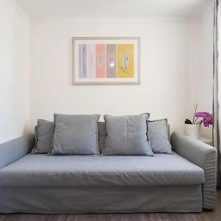 Parque Nacoes, Near Airport, Metro Station