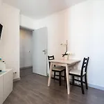Parque Nacoes, Near Airport, Metro Station Apartment *