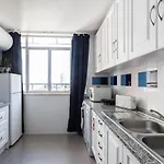 Apartment Parque Nacoes, Near Airport, Metro Station Lissabon